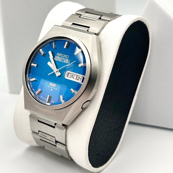 Vintage 1975 Seiko 5 Actus SS, automatic 42mm size case, 6.5in size wrist - Picture 4 of 11